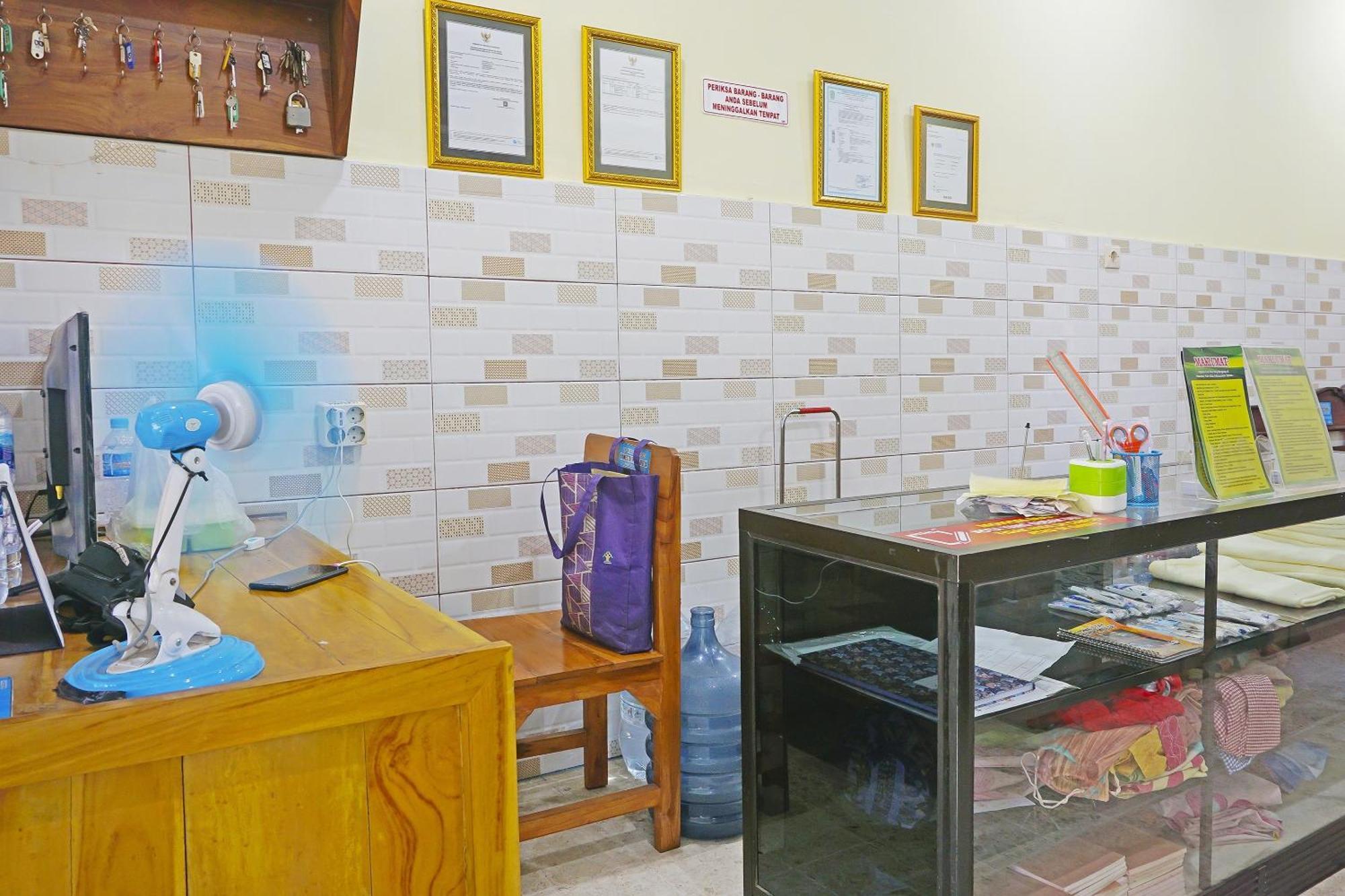 Putih Mulia Homestay Syariah Lumajang Екстер'єр фото
