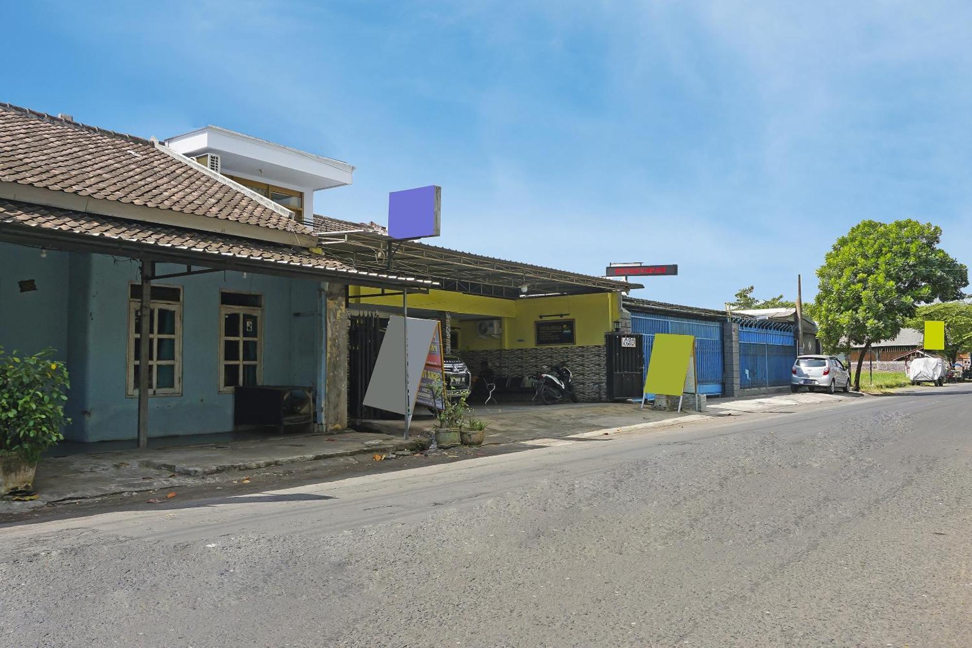Putih Mulia Homestay Syariah Lumajang Екстер'єр фото