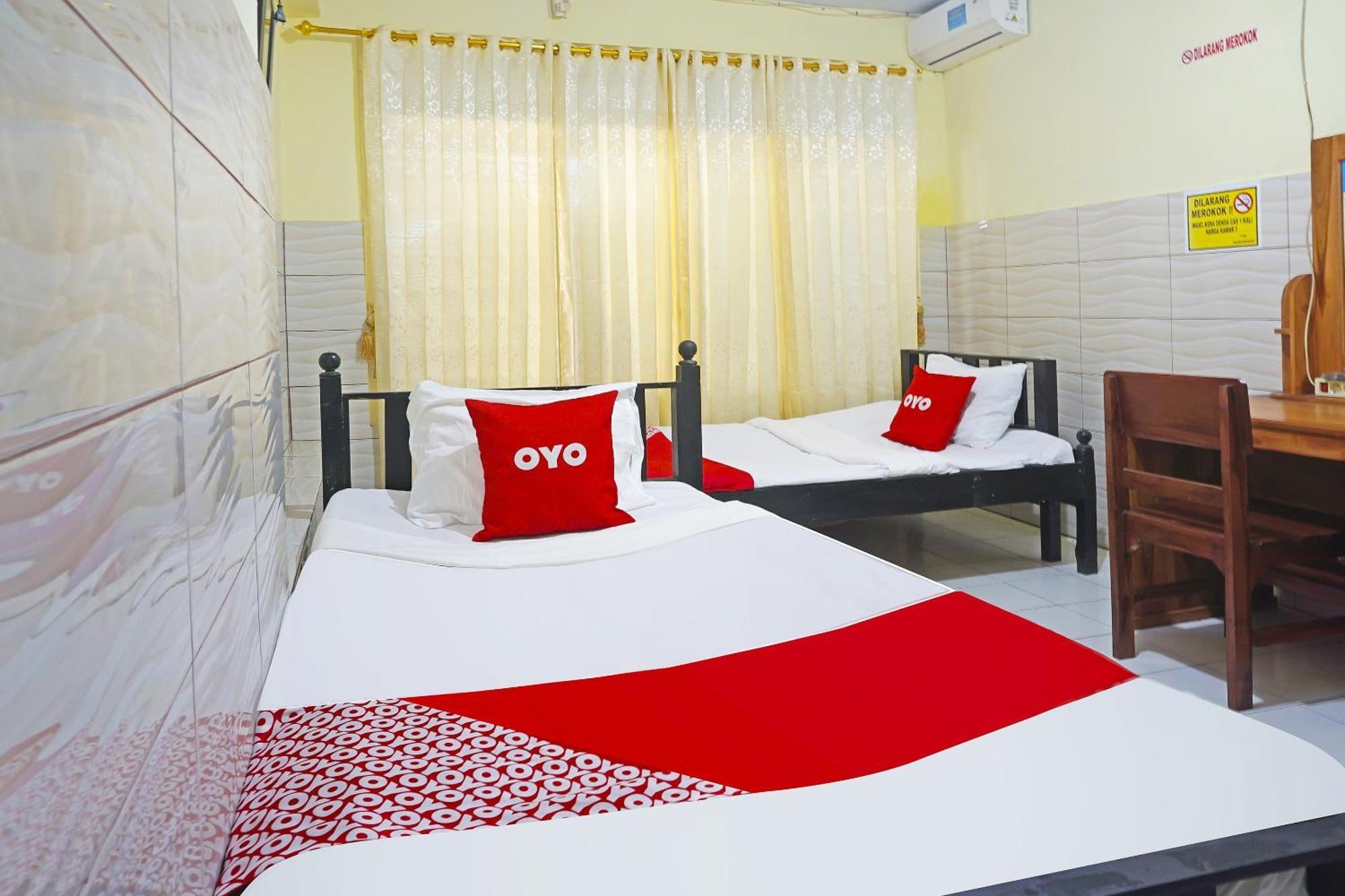 Putih Mulia Homestay Syariah Lumajang Екстер'єр фото