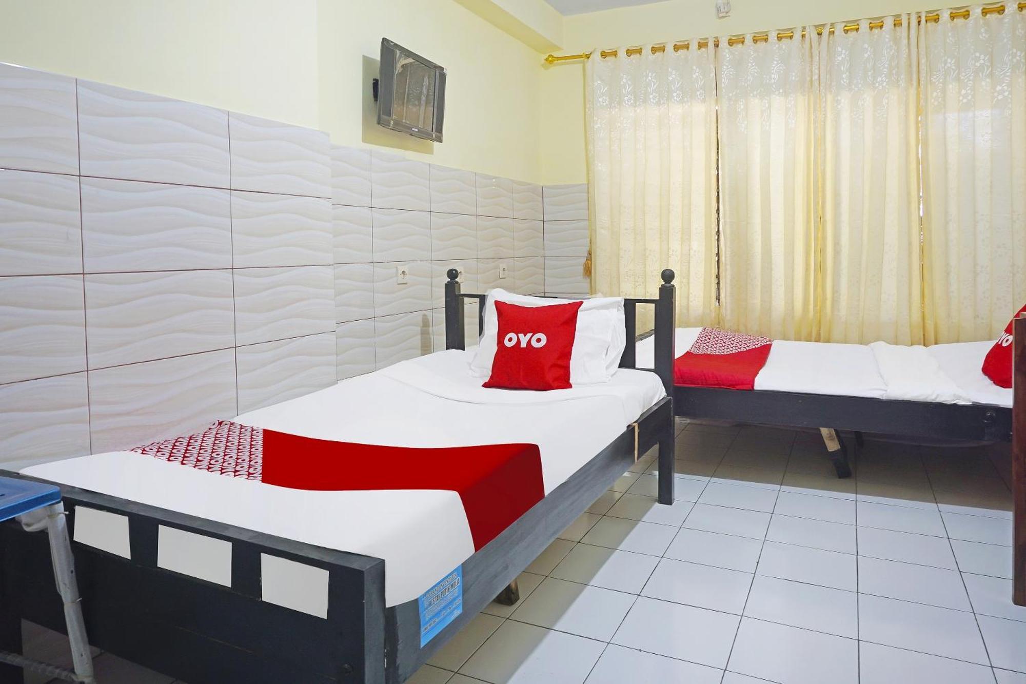 Putih Mulia Homestay Syariah Lumajang Екстер'єр фото