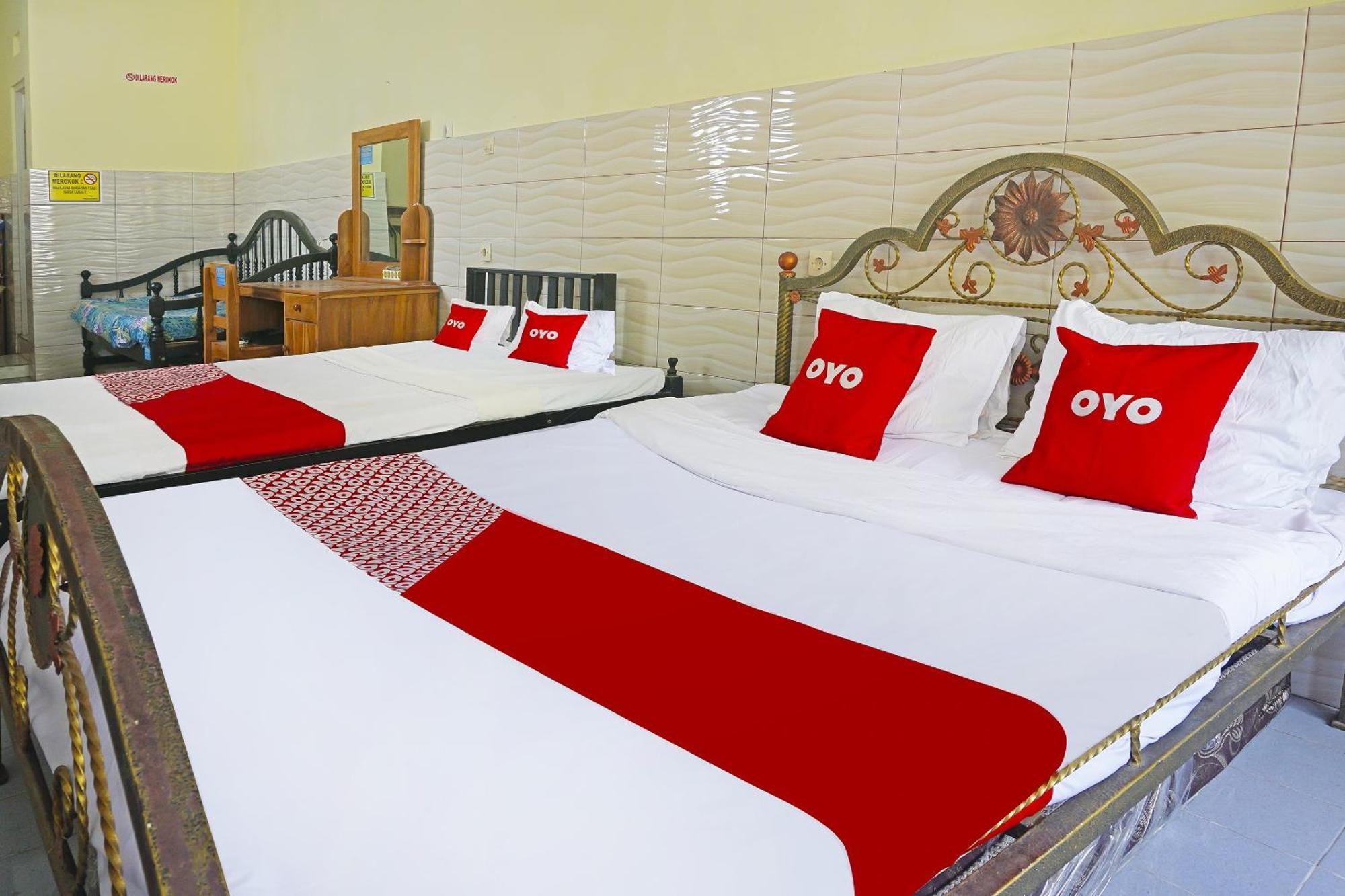 Putih Mulia Homestay Syariah Lumajang Екстер'єр фото