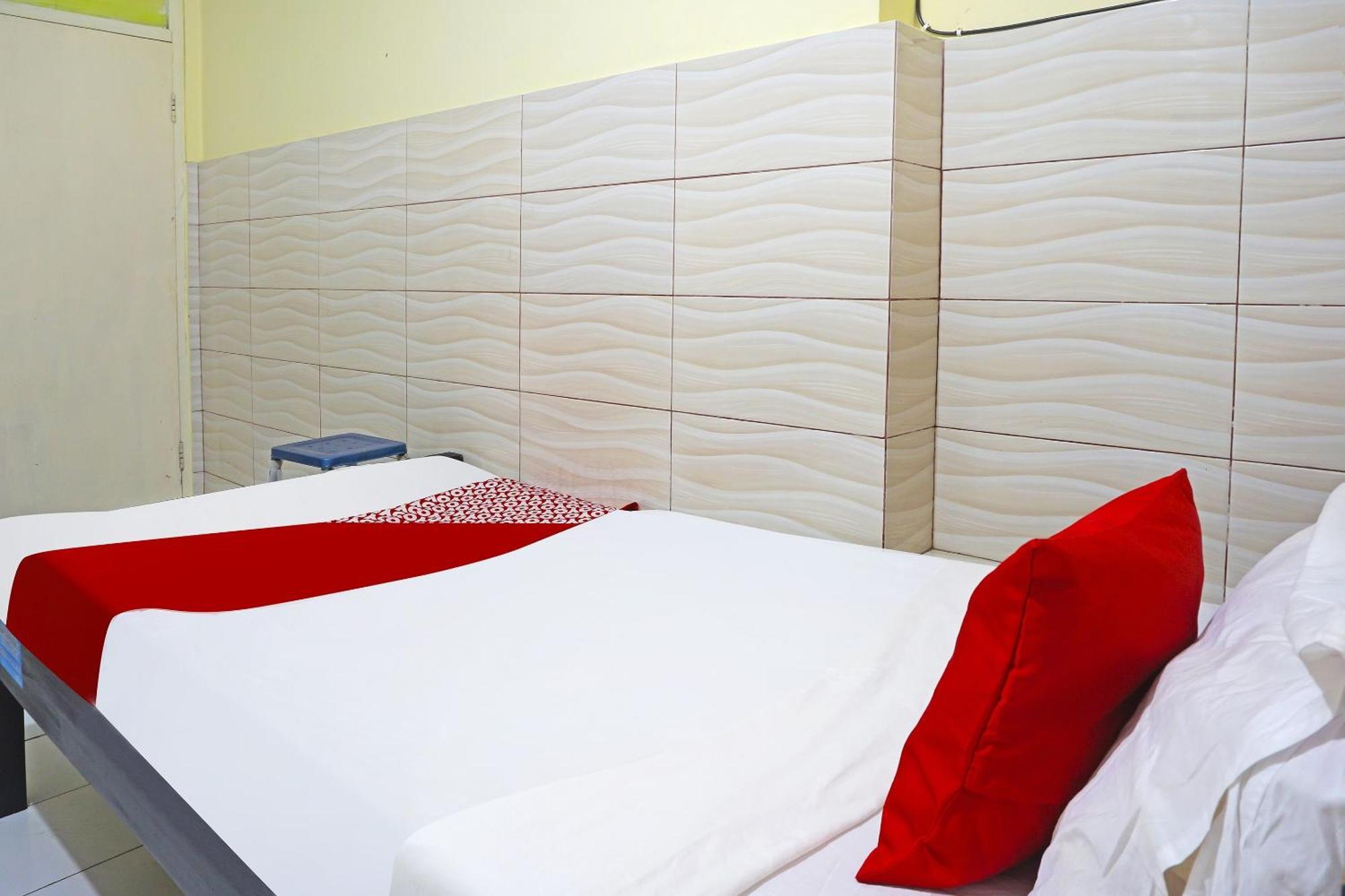 Putih Mulia Homestay Syariah Lumajang Екстер'єр фото