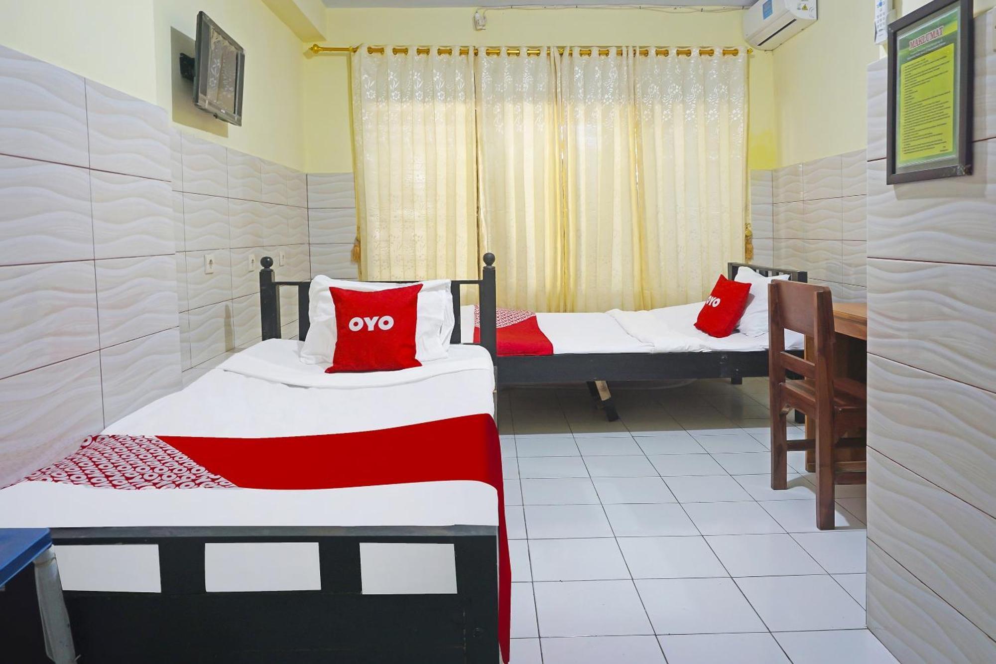 Putih Mulia Homestay Syariah Lumajang Екстер'єр фото
